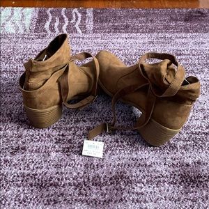 American Eagle booties